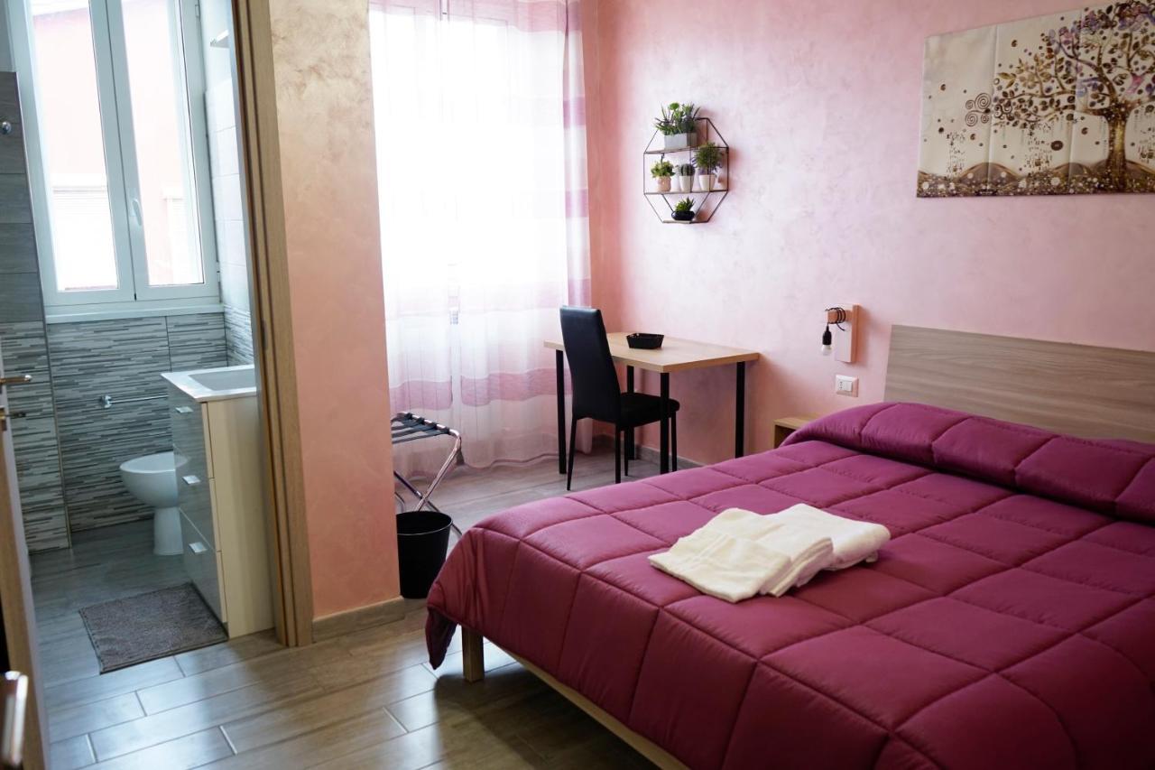 Hotel Roma Tourist Lease Stadtviertel Stadtviertel Acilia Exterior foto